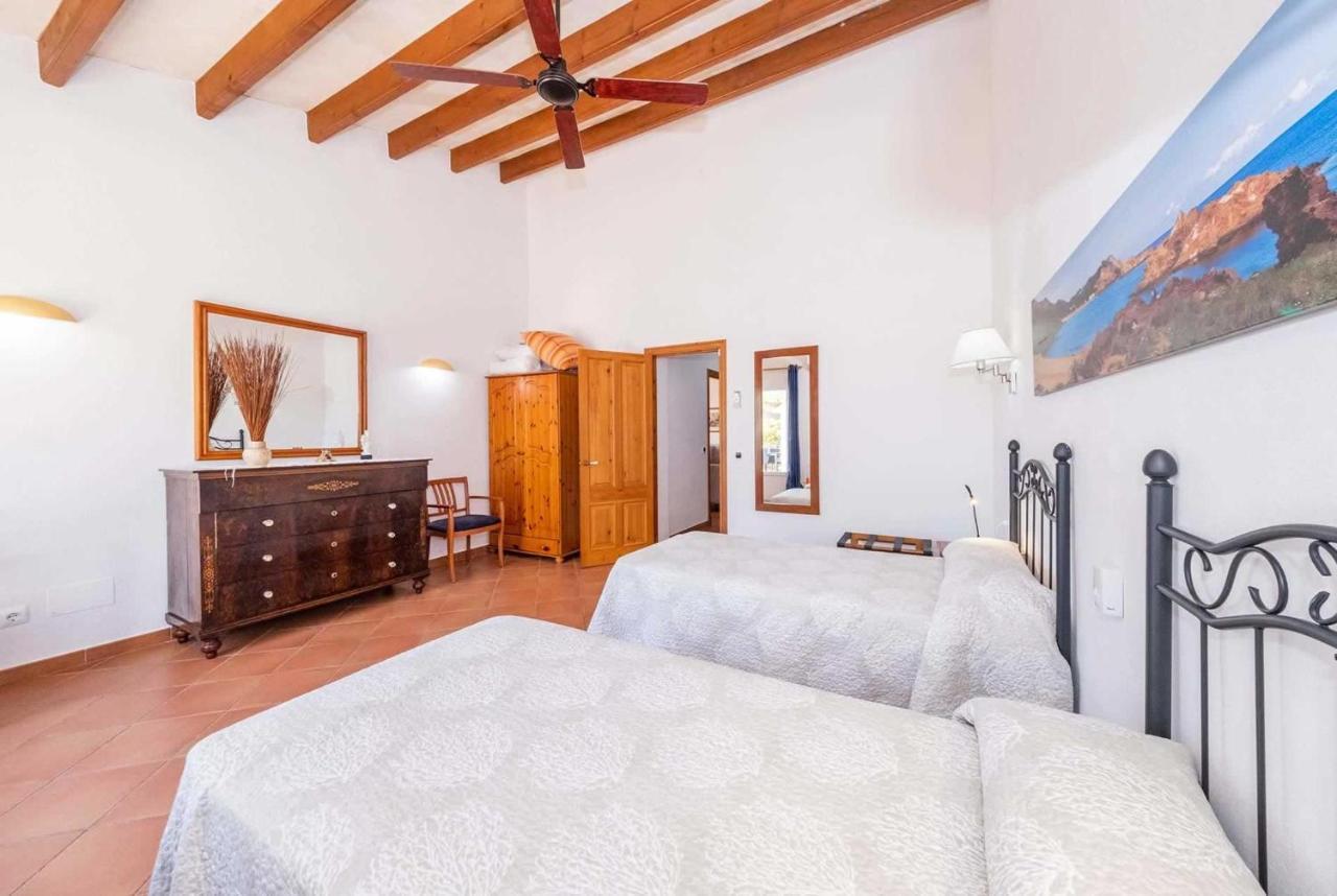 Llucasaldent Menor Villa