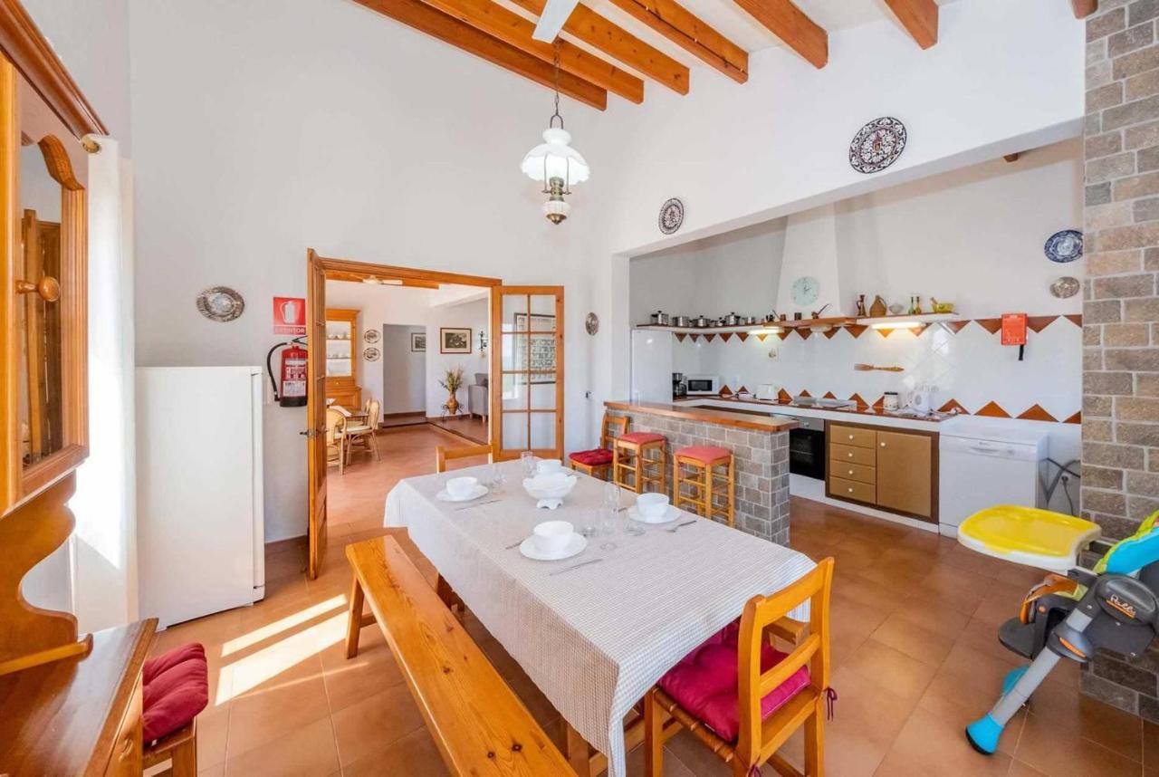 Llucasaldent Menor Villa