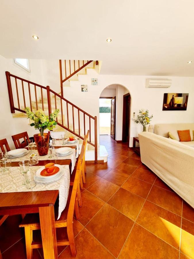 Lorena Villa Sa Caleta
