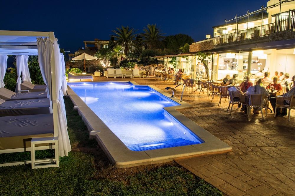 Menorca - Adults Recommended - By Pierre & Premium Hotel