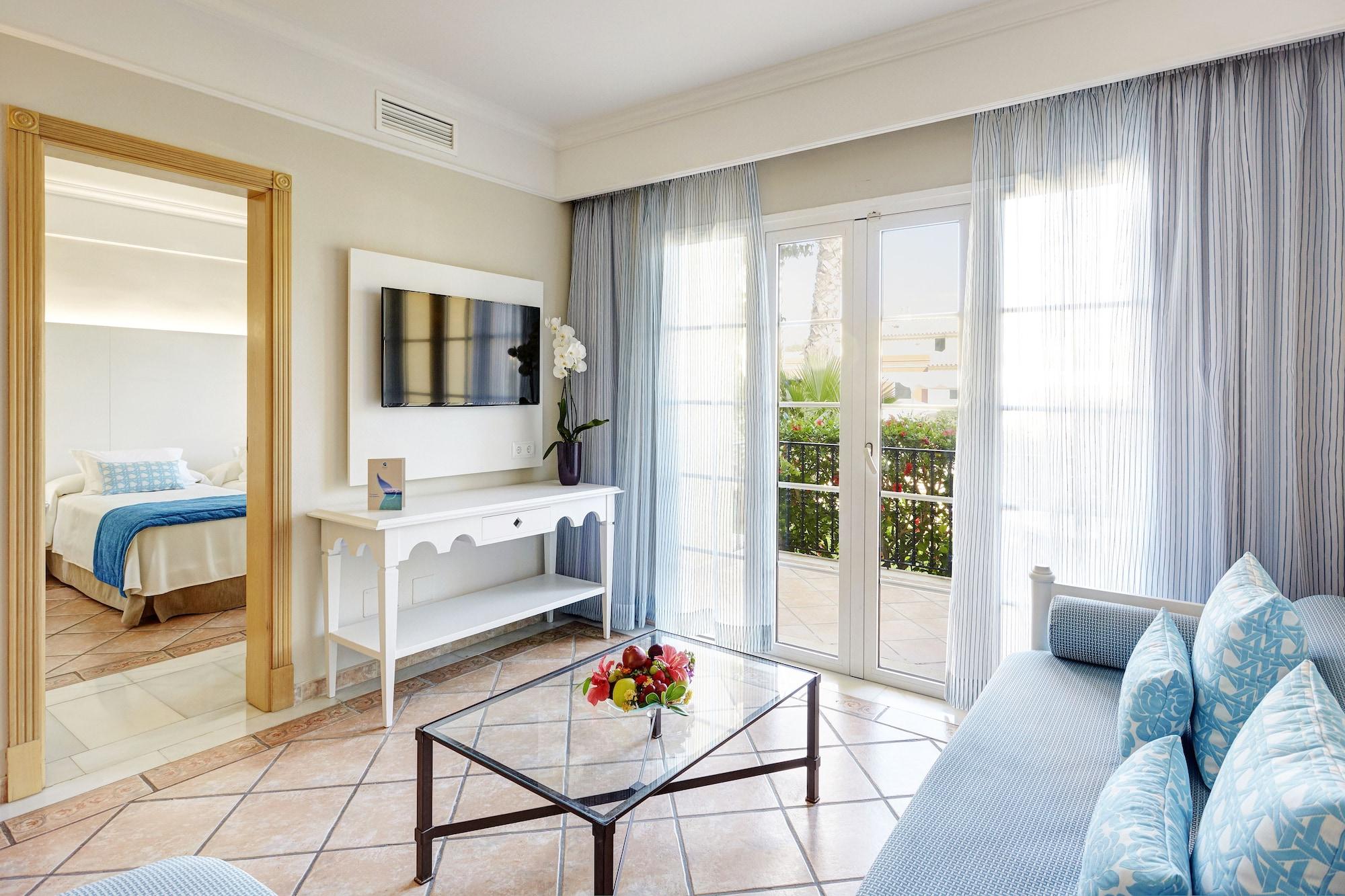 Grupotel Playa Club Apartahotel Son Xoriguer