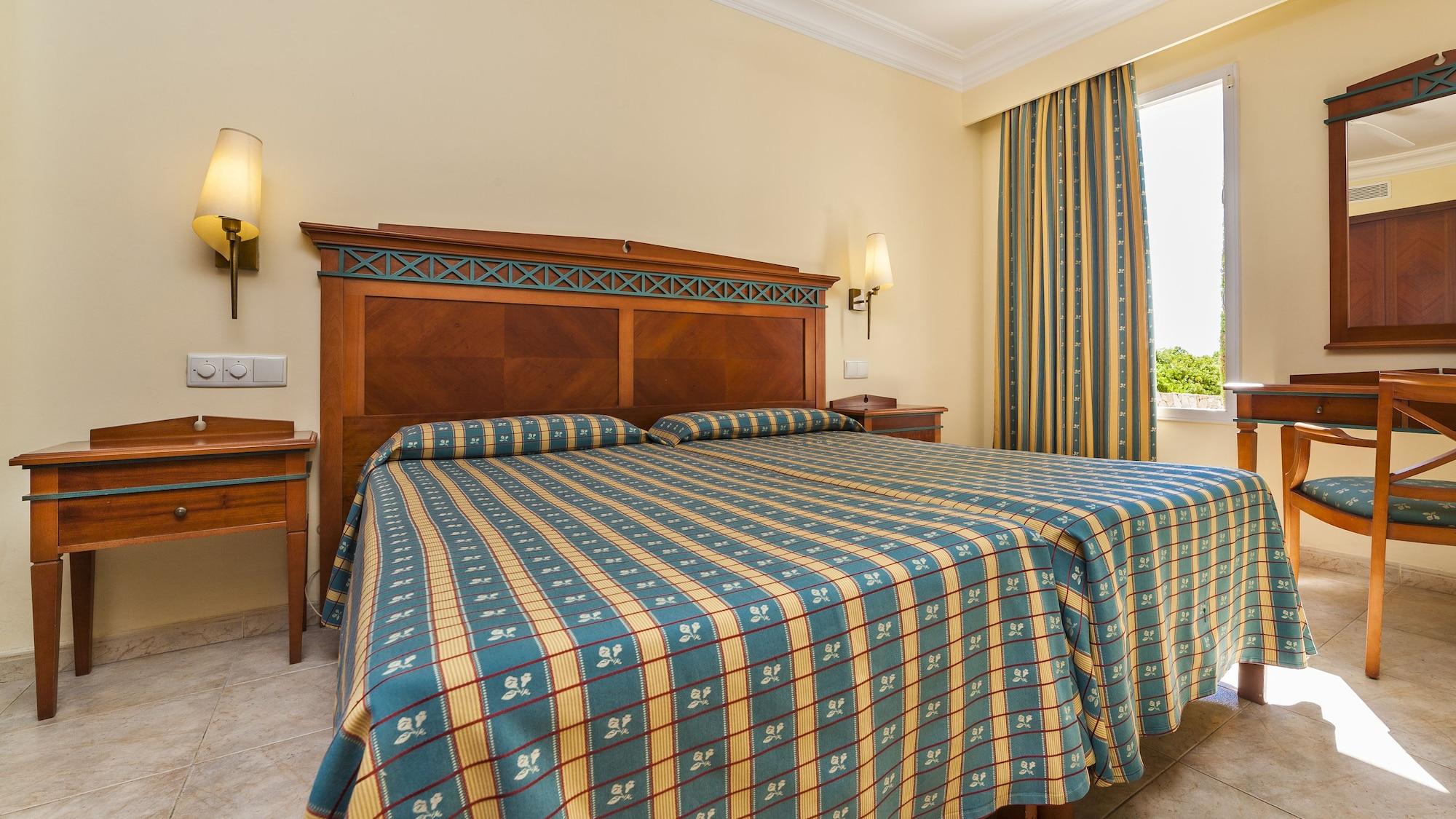 Hotel Insotel Punta Prima 5*