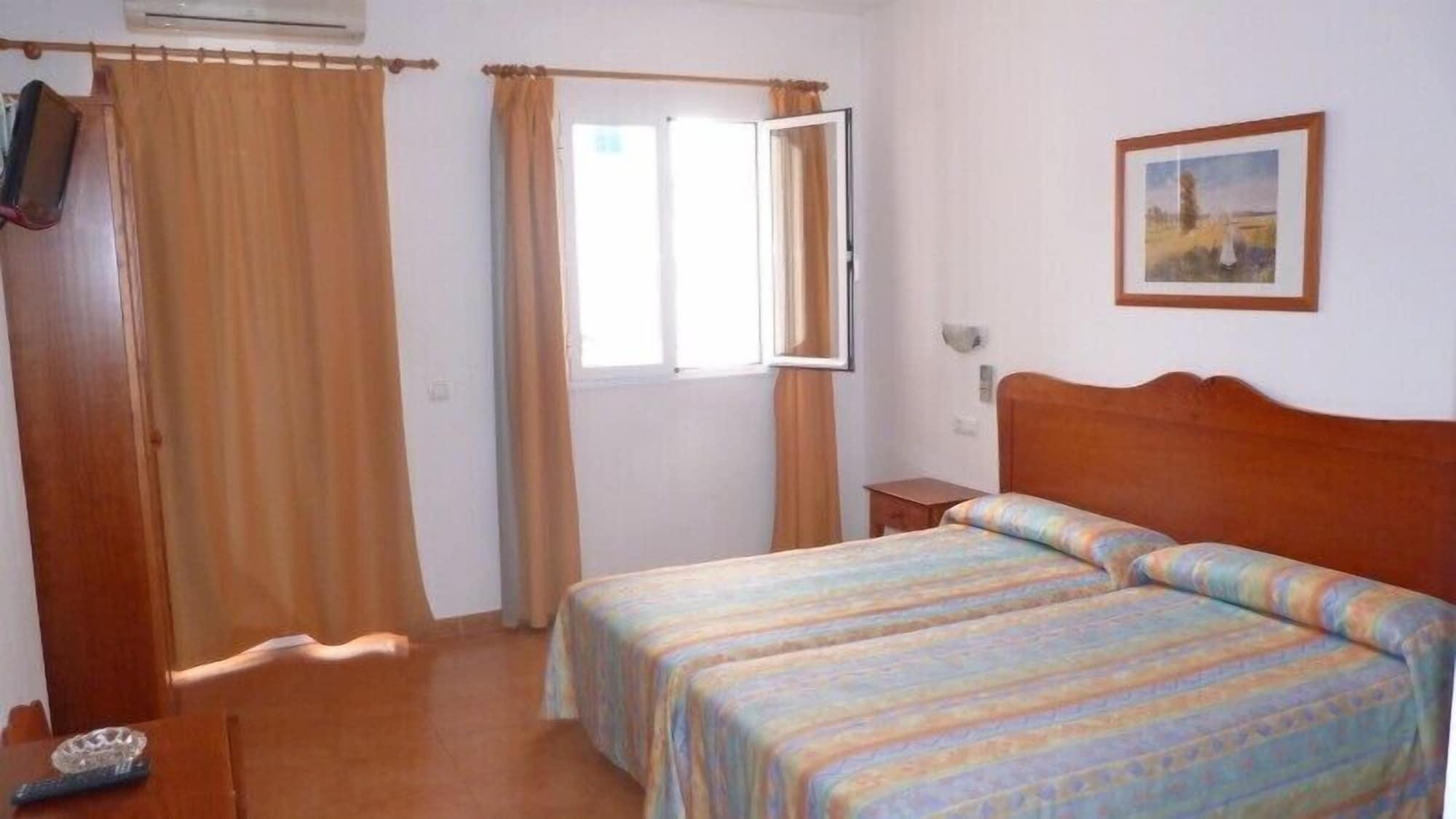 Geminis Hotel 2*