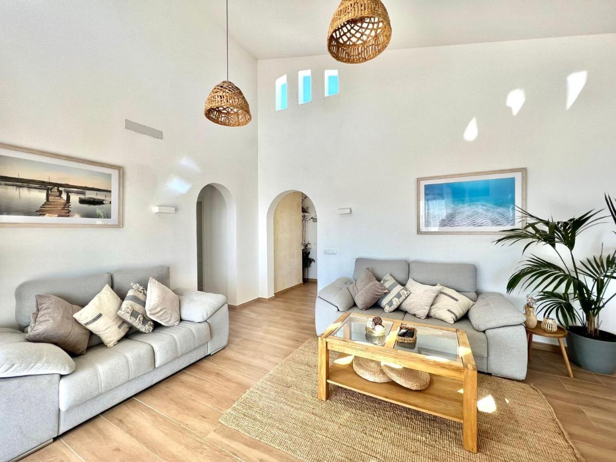 Ona Villa