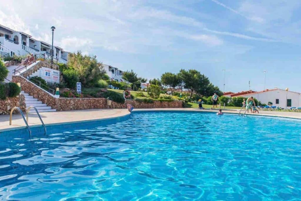 Apartamento Lovely Hideaway With Pool And White *
