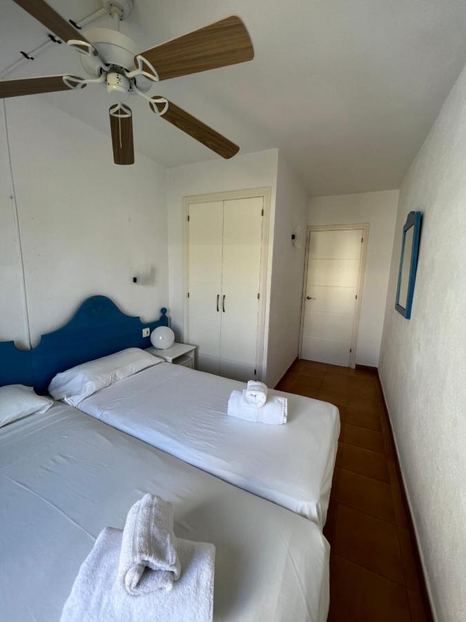 Lovely Hideaway With Pool And White * Arenal d'en Castell