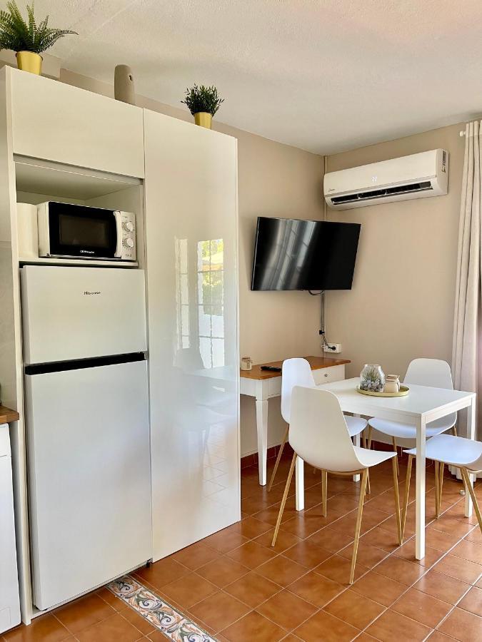 Apartamento Bonito Con Terraza, Jardín Y Piscina