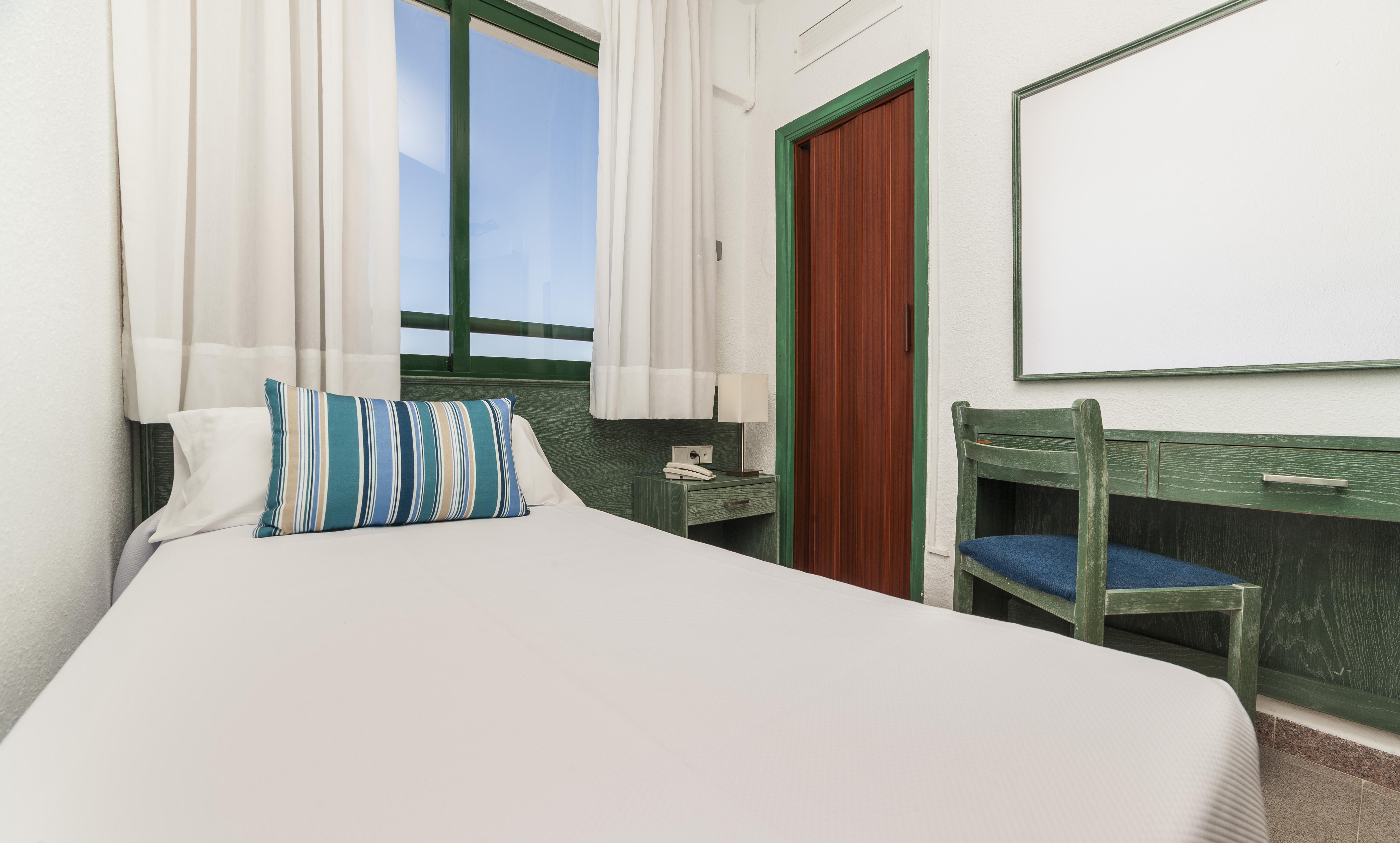 Globales Cala'n Blanes Hotel 3*
