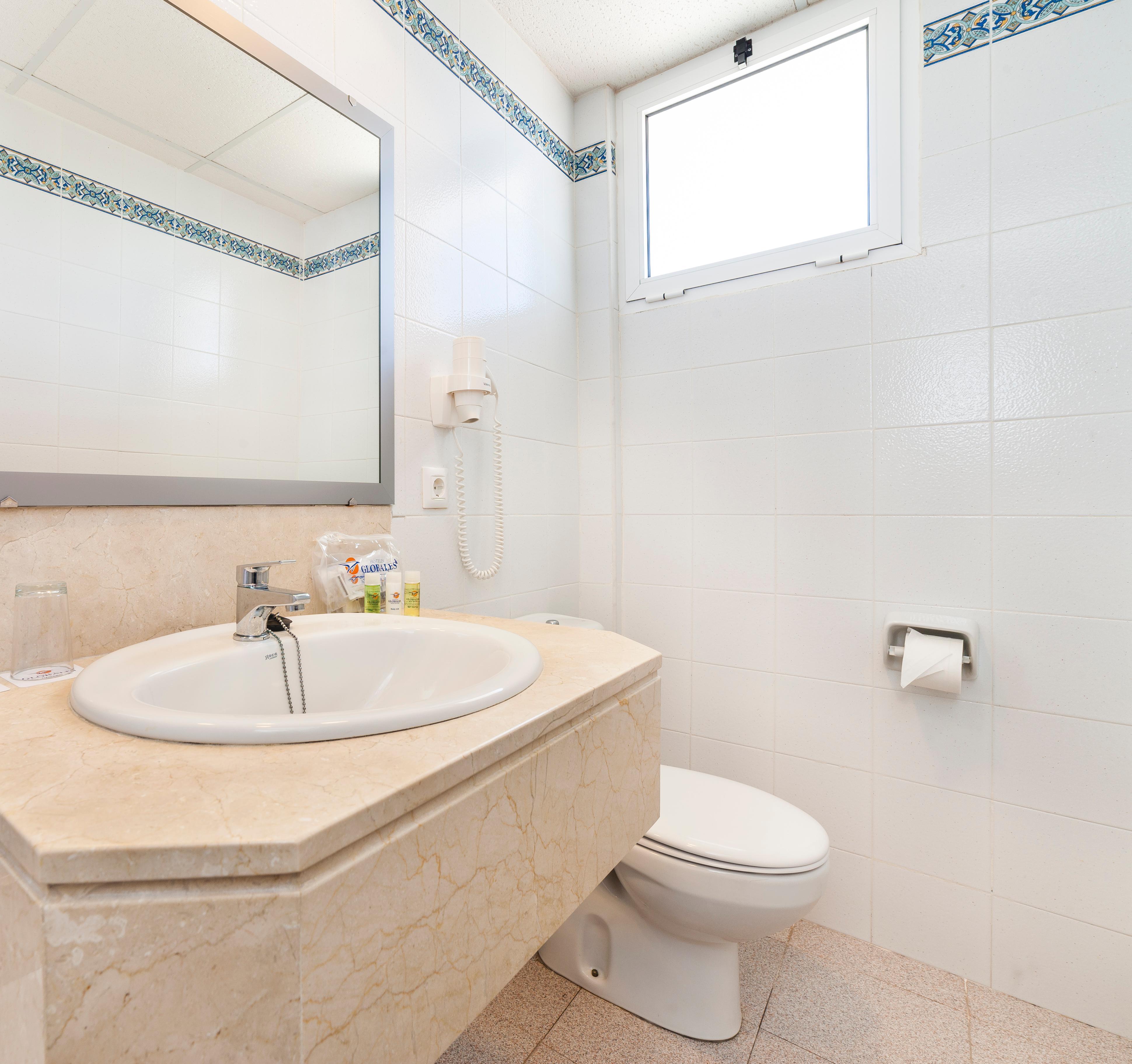Hotel Globales Cala'n Blanes 3*