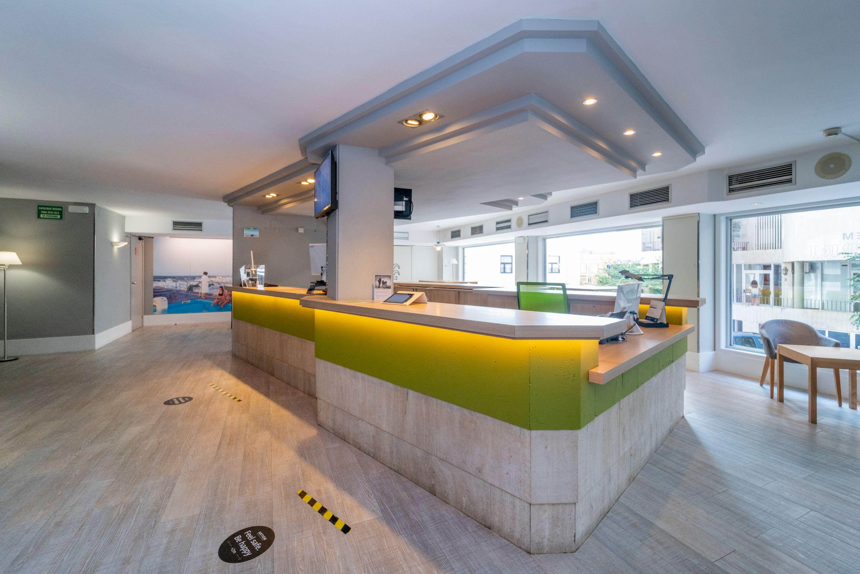 Artiem Capri 4*