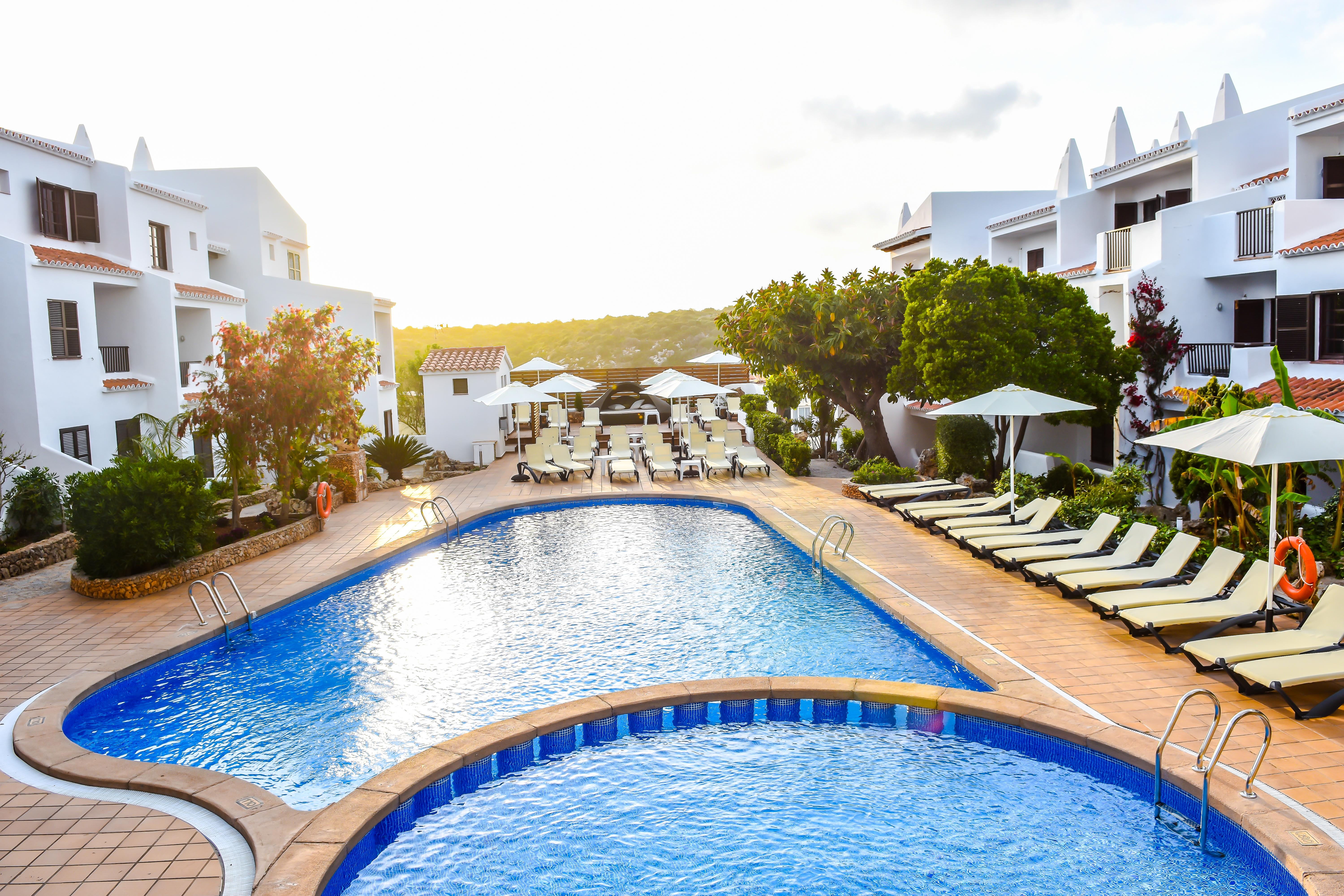 Nelva Apartahotel