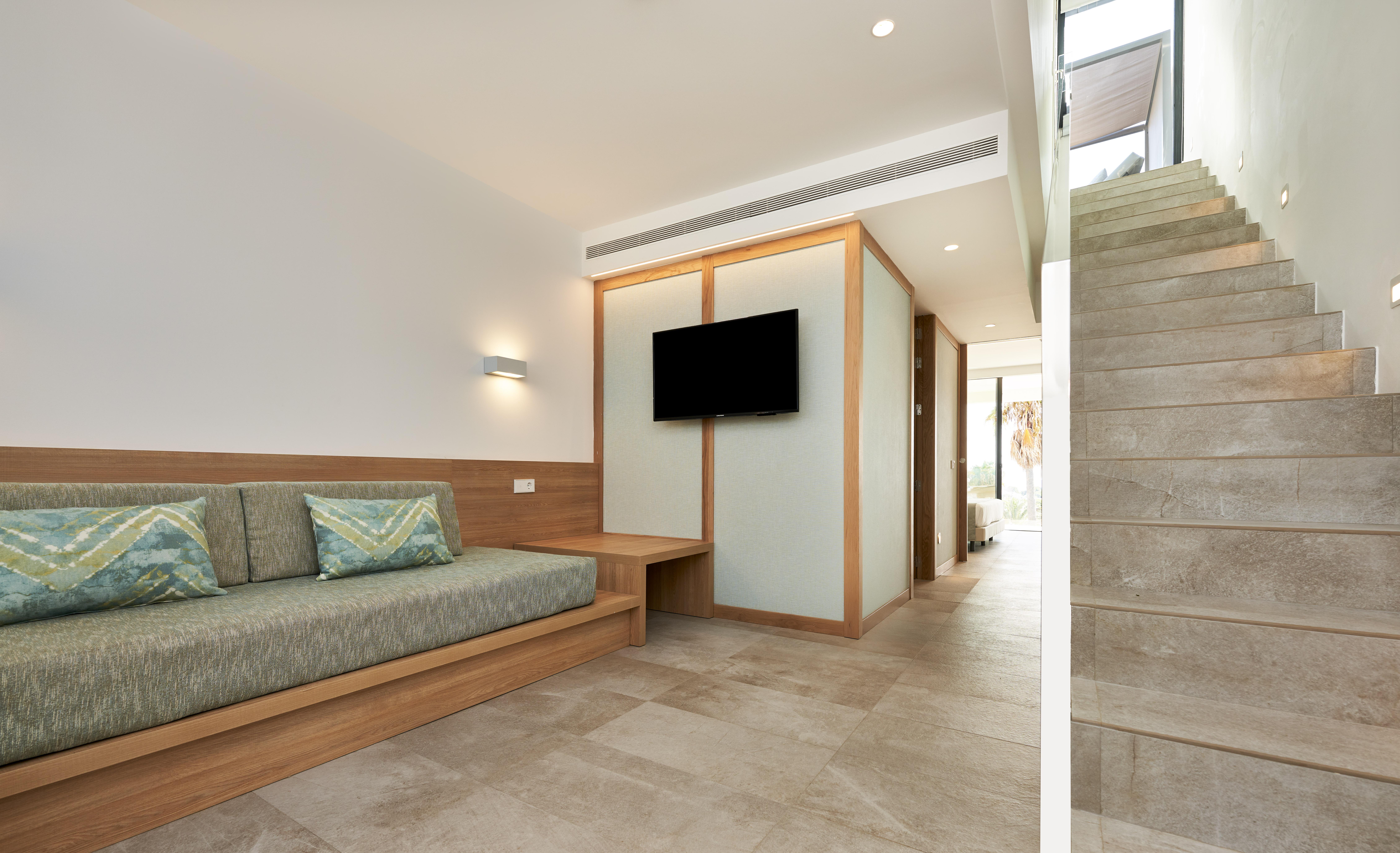 Insotel Punta Prima 5*