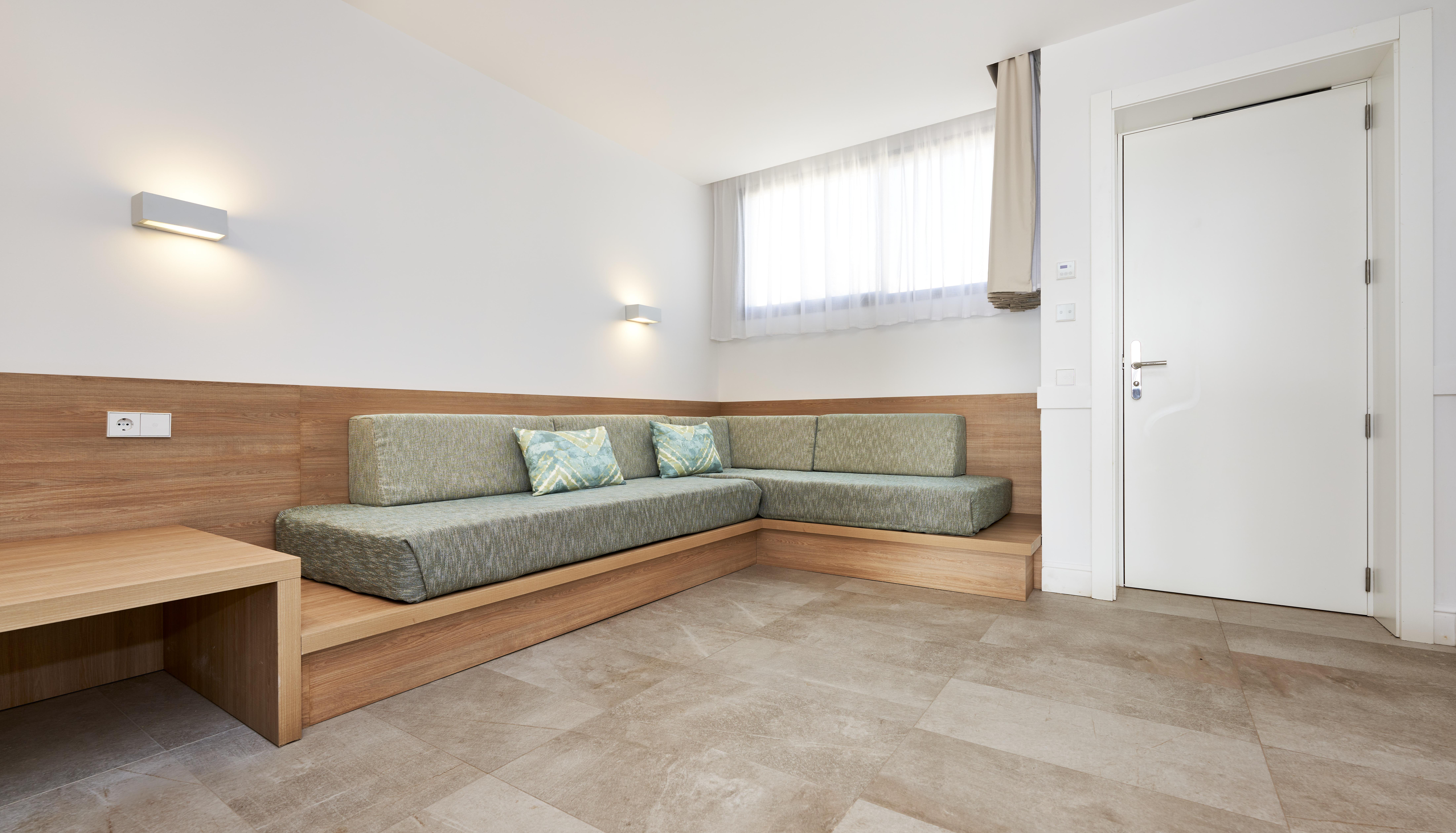 Insotel Punta Prima 5*