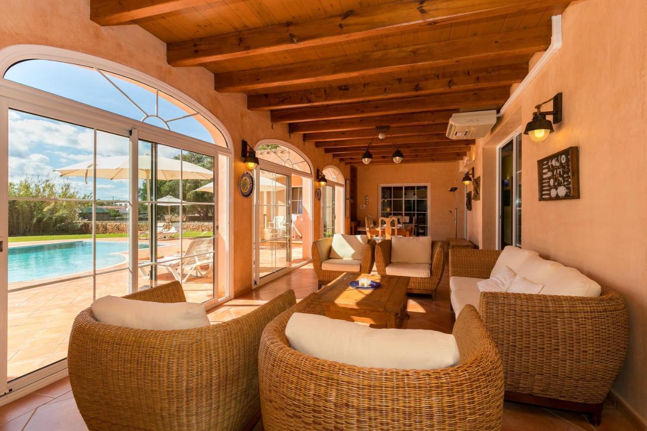 Estrellita Villa