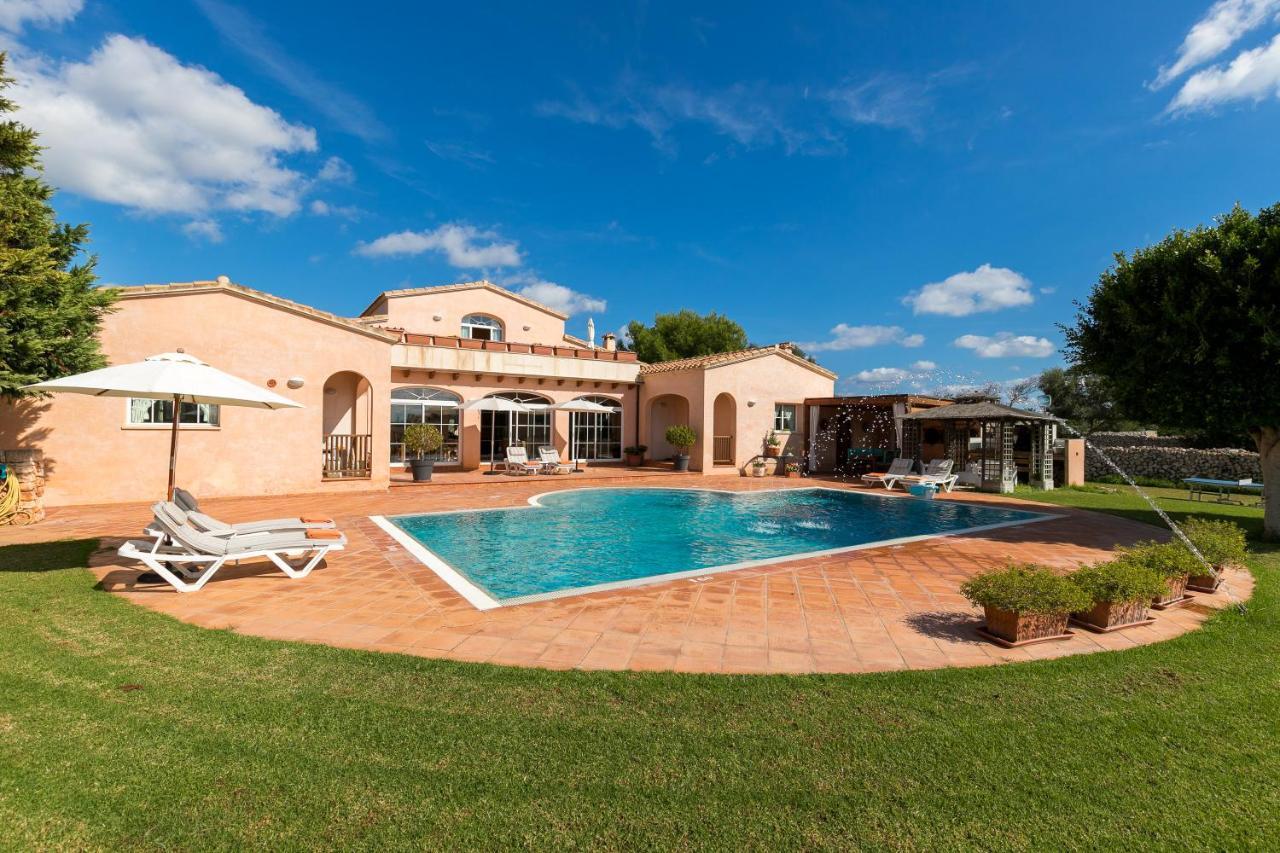 Estrellita Villa