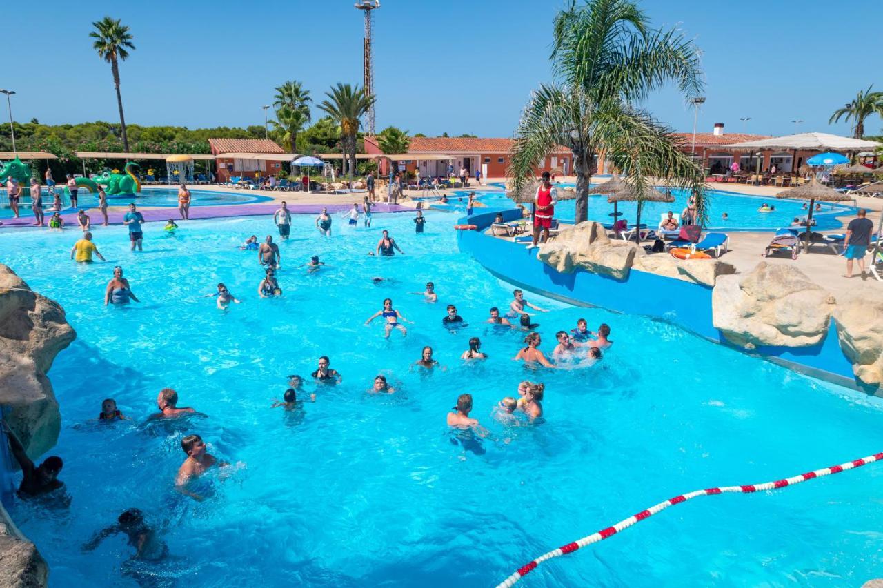 Apartahotel Flora Park & Aquarock 3*