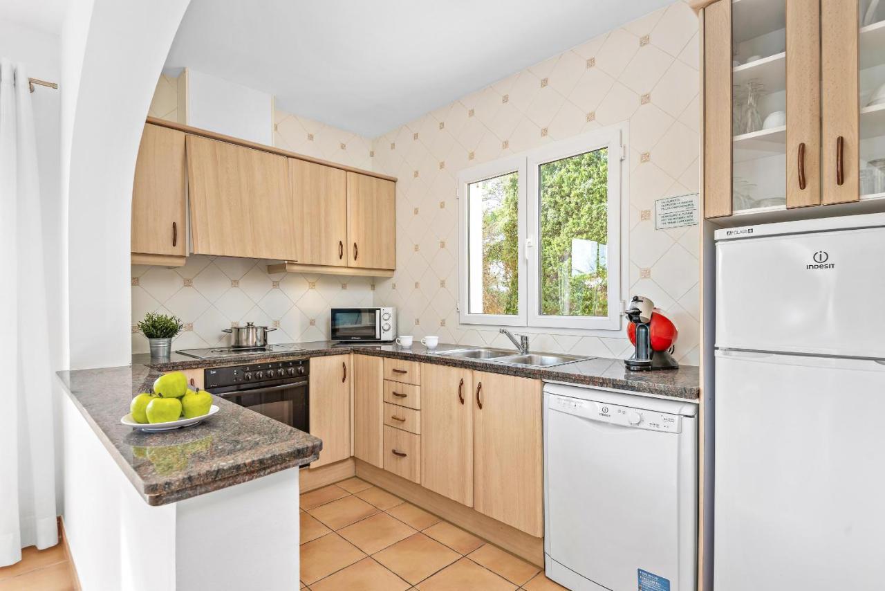 Marta 3 Bedroom Villa, Cala Blanca Villa