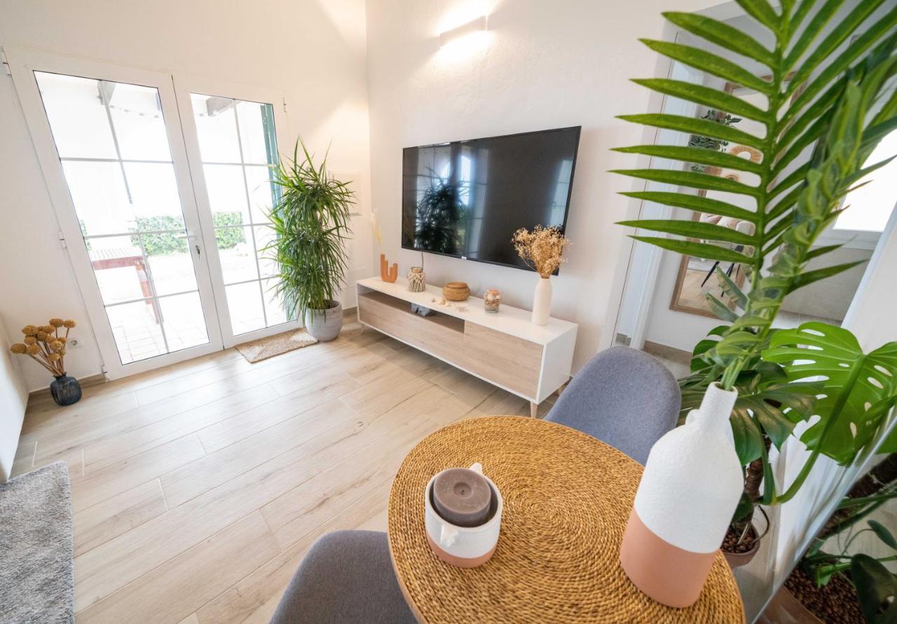 Villa Seafront Modern To Relax And Disconnect