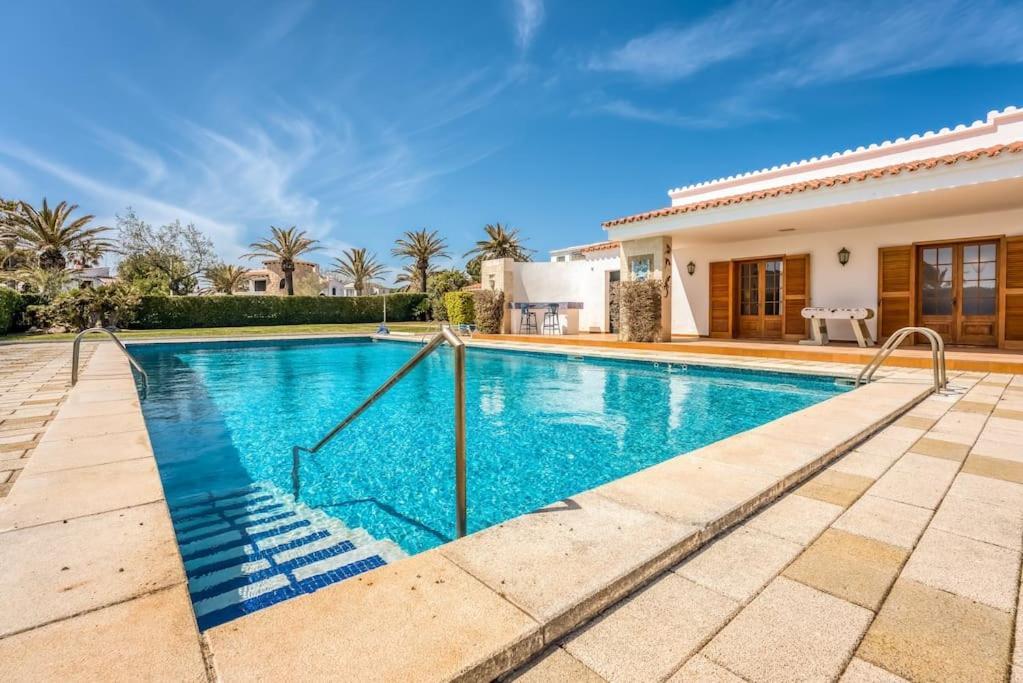 La Calma Espectacular Con Jardin Y Piscina En Menorca