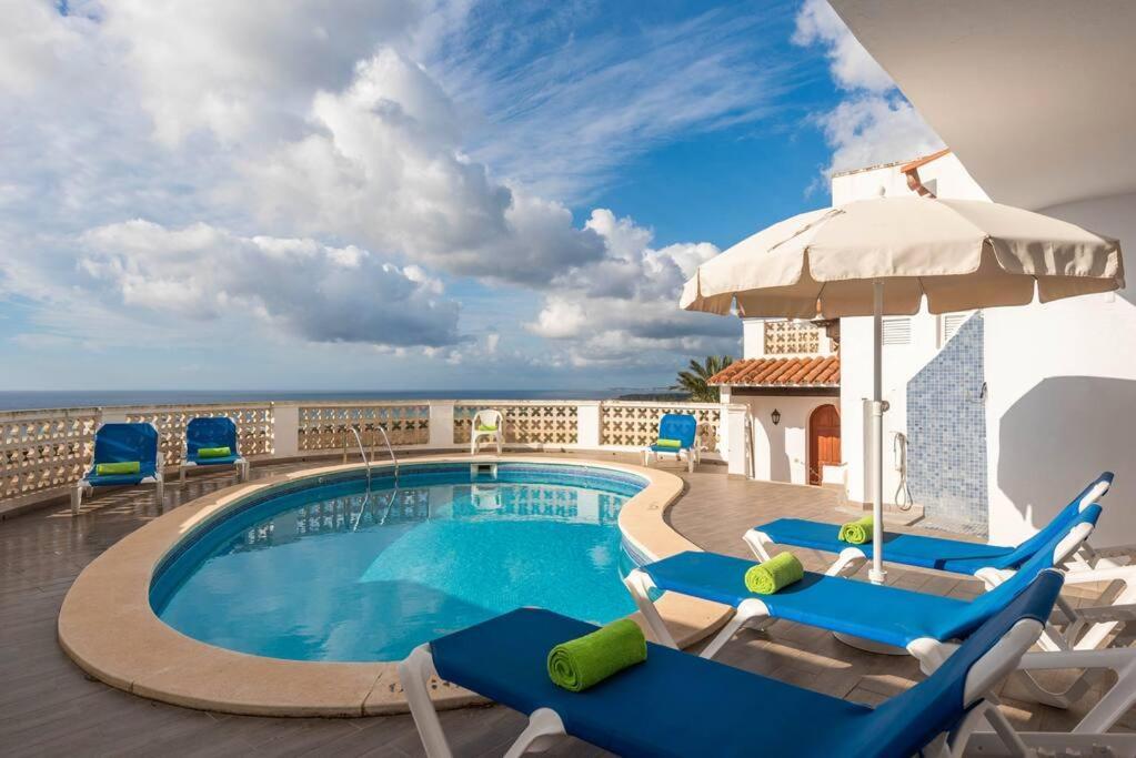 Castellet Villa *