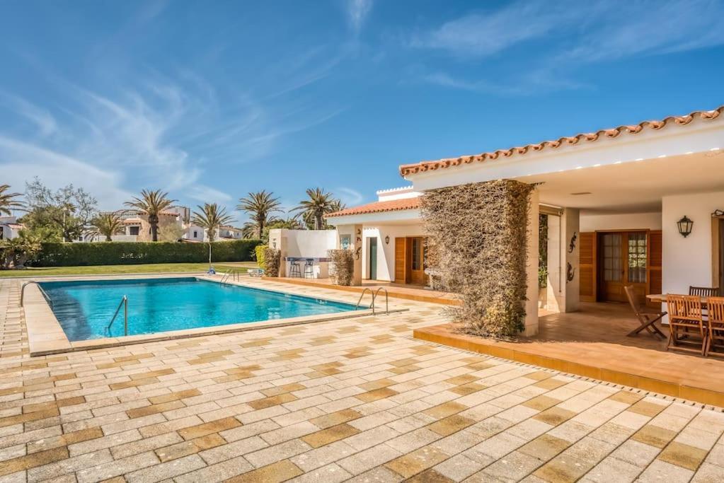 La Calma Espectacular Con Jardin Y Piscina En Menorca