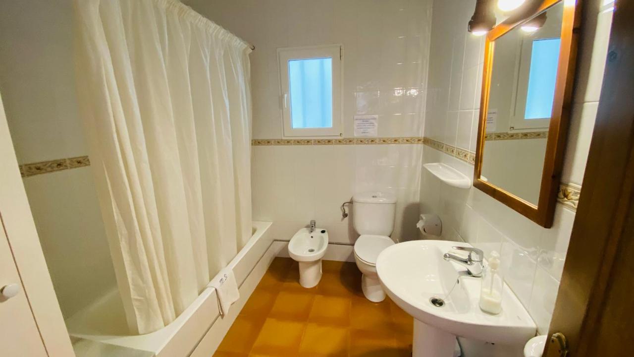 Neus Villa *