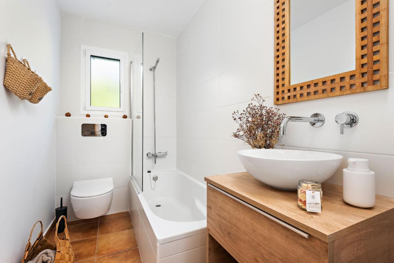 Nuriana 4 Bedroom Villa, Calan Blanes * Cala en Forcat