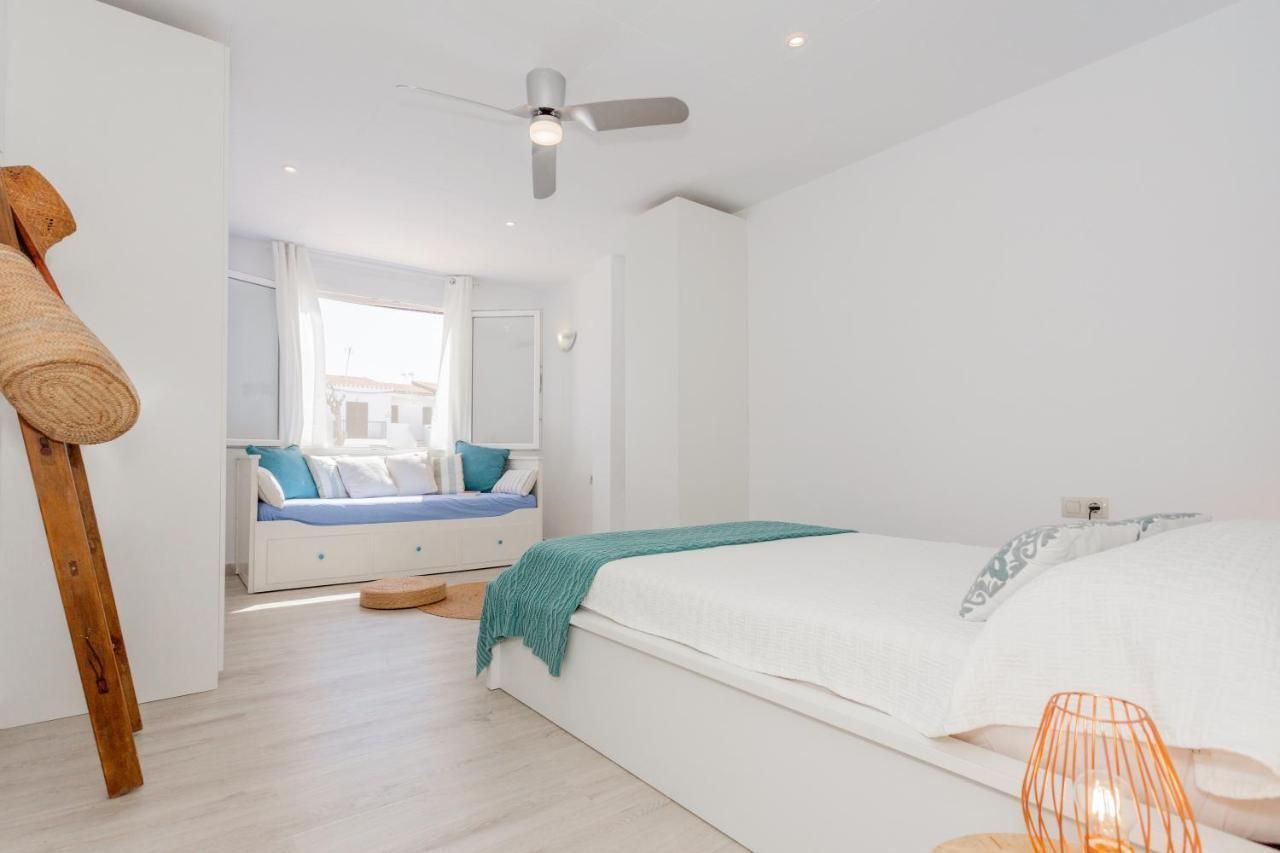 Calan Blanes Park 2adults 4children Apartamento Cala'N Blanes (Menorca)