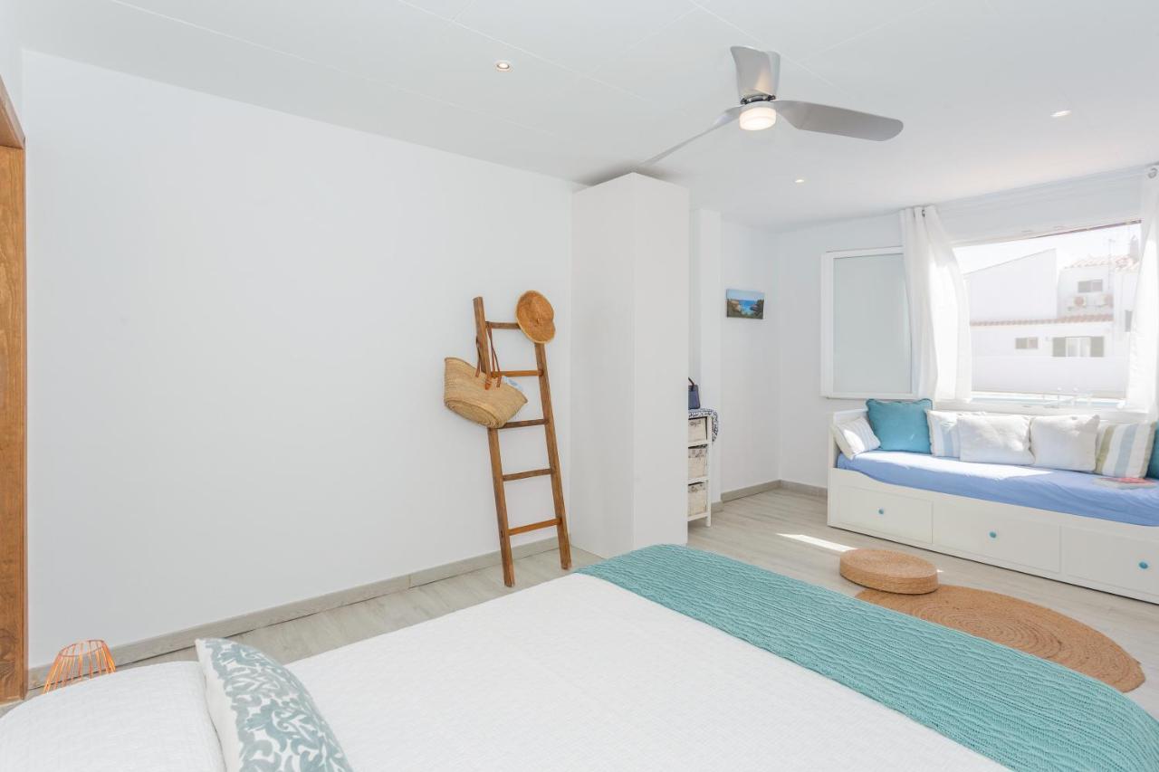Calan Blanes Park 2adults 4children
