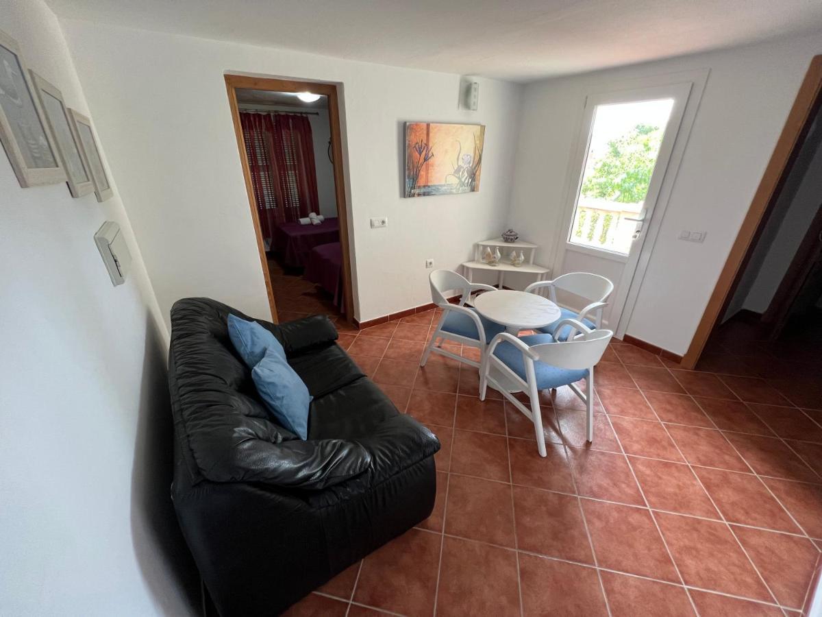 Casa Montse Holiday home *