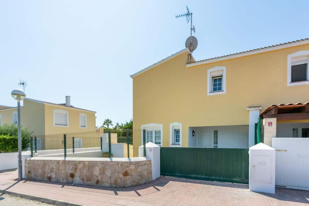 Can Esmo! 6 Hosts, 3 Bedrooms And A Private Pool Сasa de vacaciones
