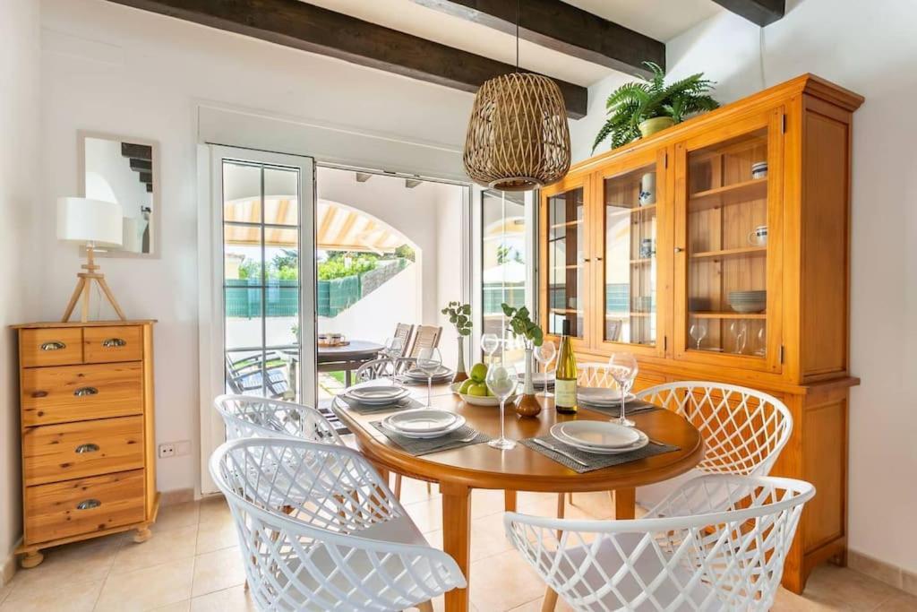 Can Esmo! 6 Hosts, 3 Bedrooms And A Private Pool Сasa de vacaciones Cala'N Bosch (Menorca)