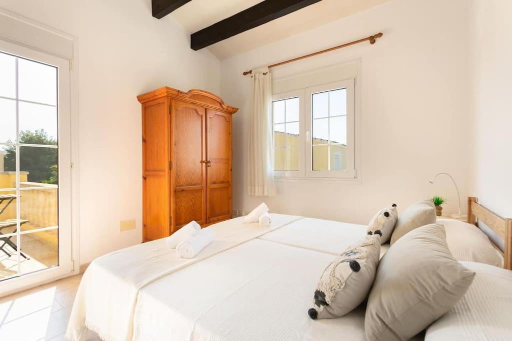 Can Esmo! 6 Hosts, 3 Bedrooms And A Private Pool Сasa de vacaciones