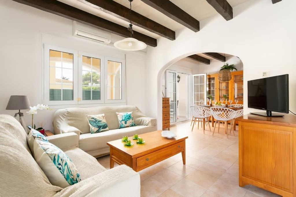 Can Esmo! 6 Hosts, 3 Bedrooms And A Private Pool * Cala'N Bosch (Menorca)