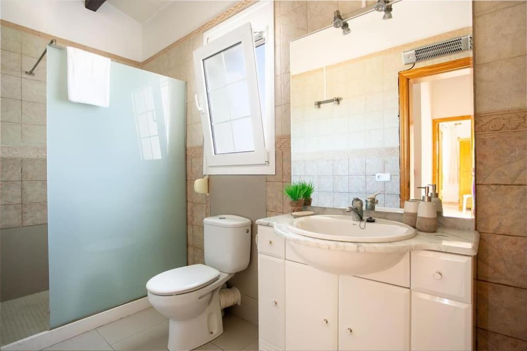 Can Esmo! 6 Hosts, 3 Bedrooms And A Private Pool Сasa de vacaciones