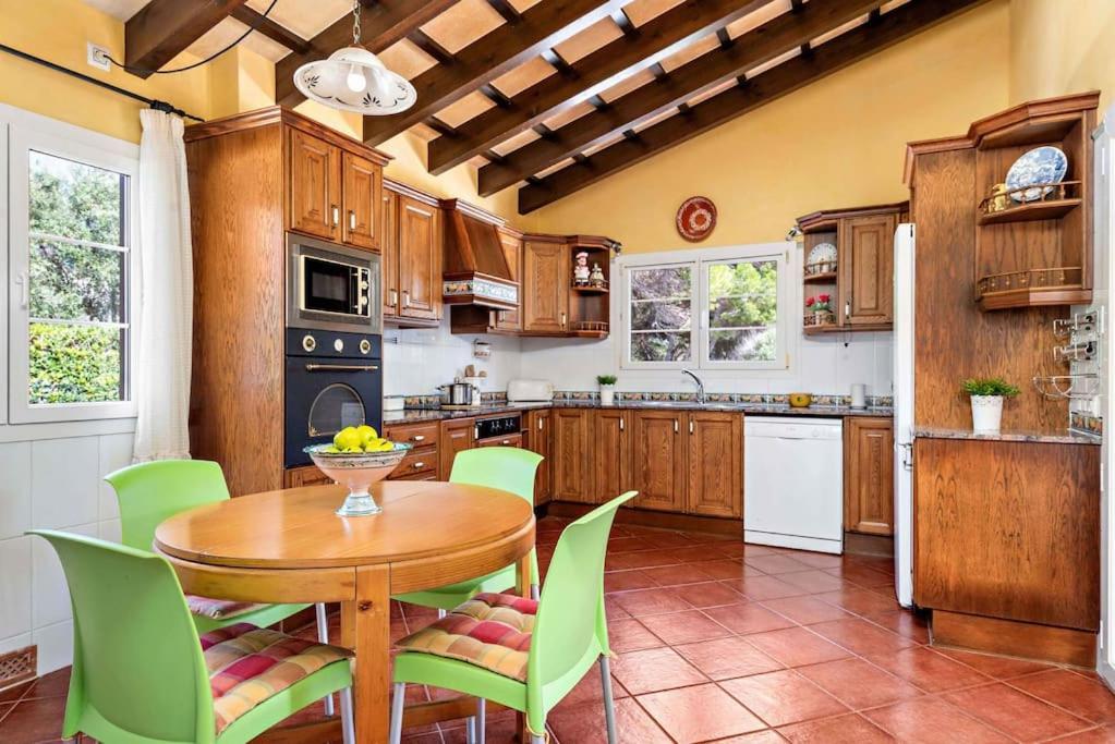 Villa 4 Bedroom Villa, Pool, 500m To Beach, Cala En Blanes Cala'N Blanes (Menorca)