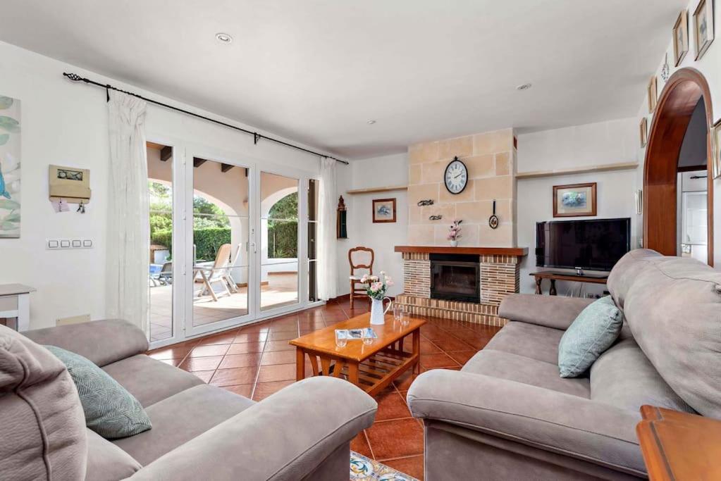 4 Bedroom Villa, Pool, 500m To Beach, Cala En Blanes Cala'N Blanes (Menorca)