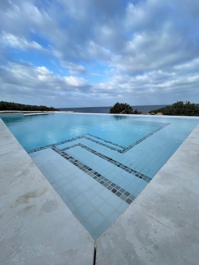 Binisamar Infinity Pool Over The Sea Binibeca