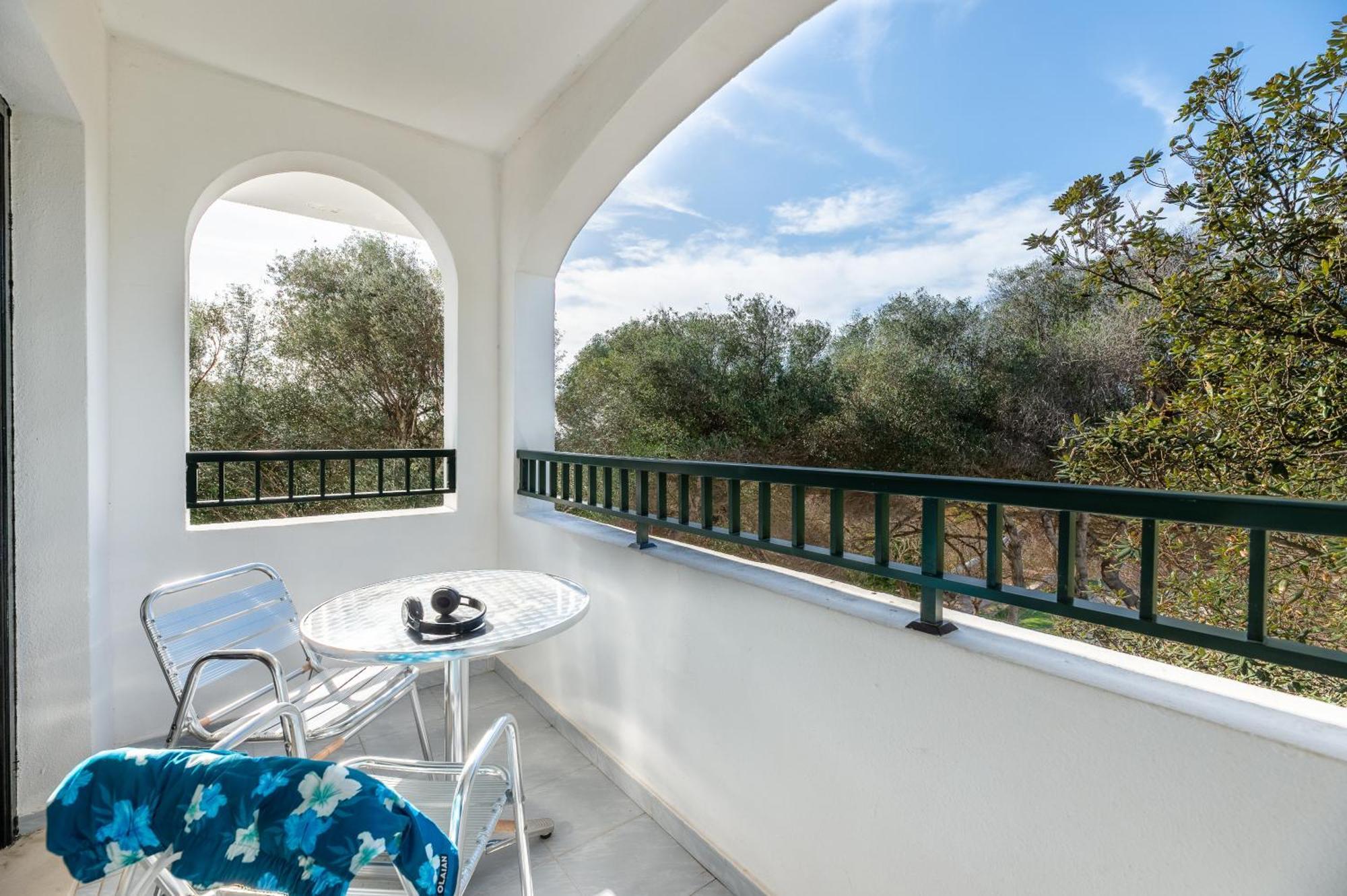 Apartahotel Menorca Caleta Playa-3sup
