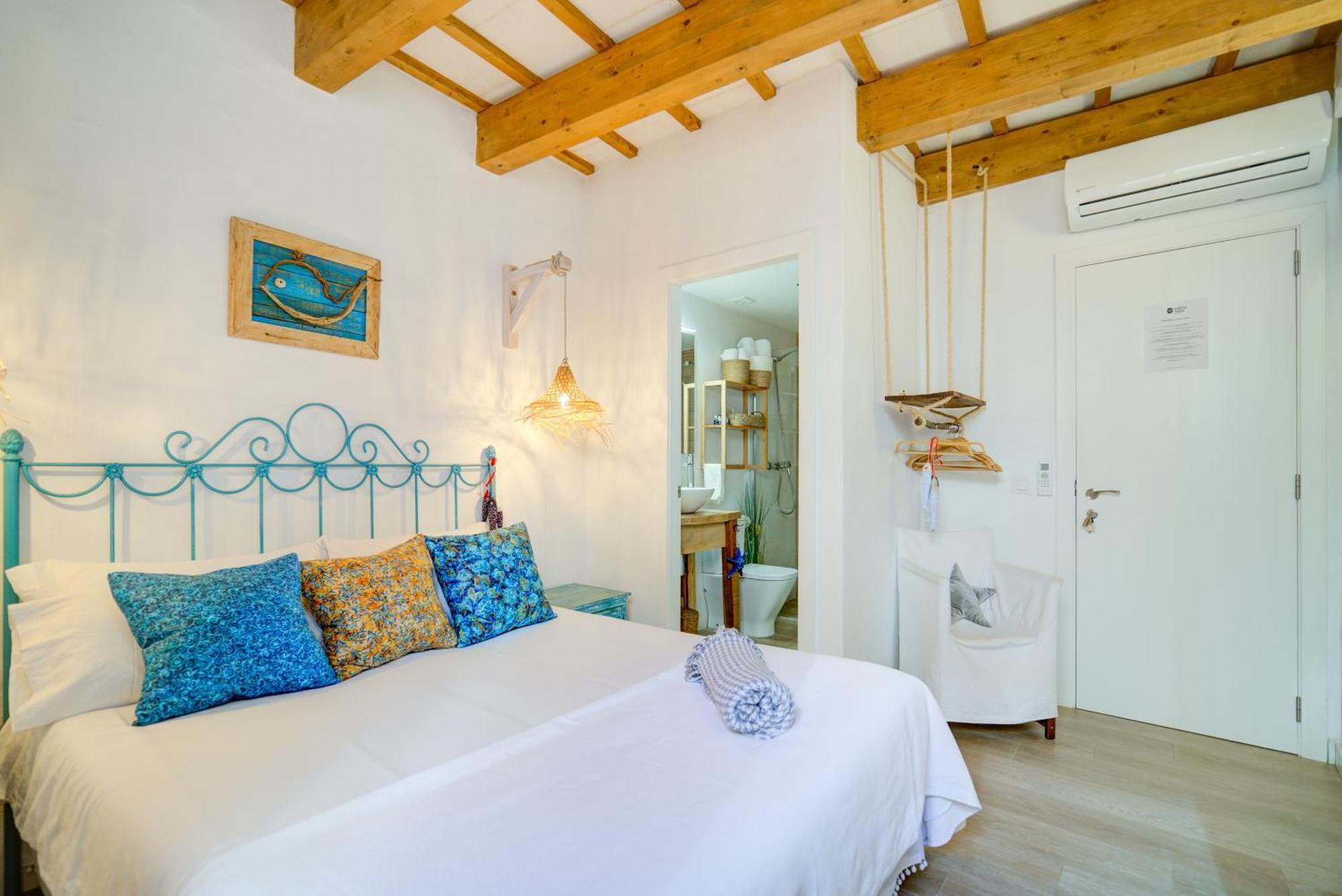 Calma Hotel *