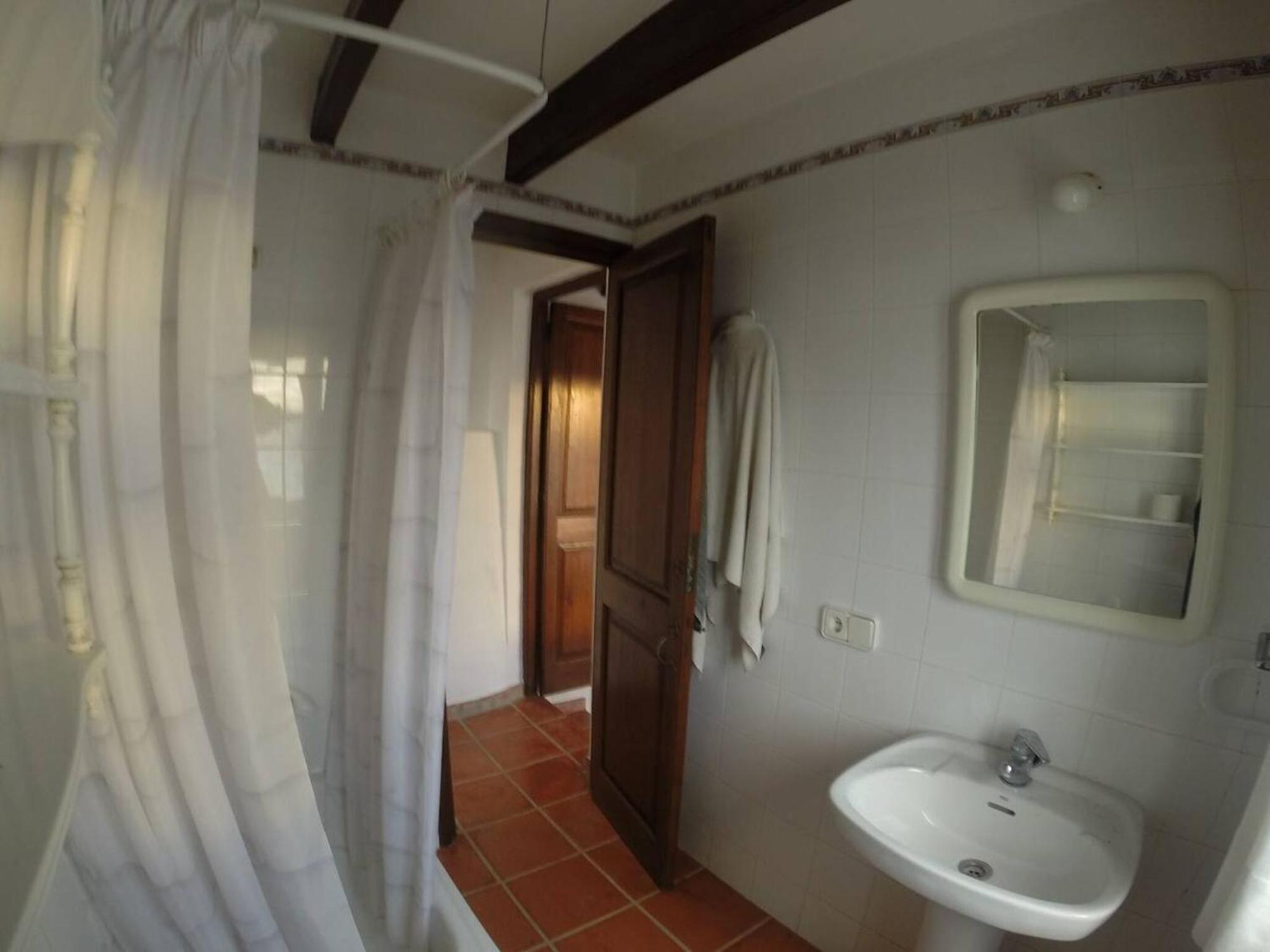 Сasa de vacaciones 4 Bedrooms Property At Fornells 100 M Away From The Beach With Shared Pool And Wifi