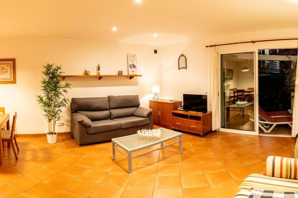 Blanc Chalet Sa Caleta