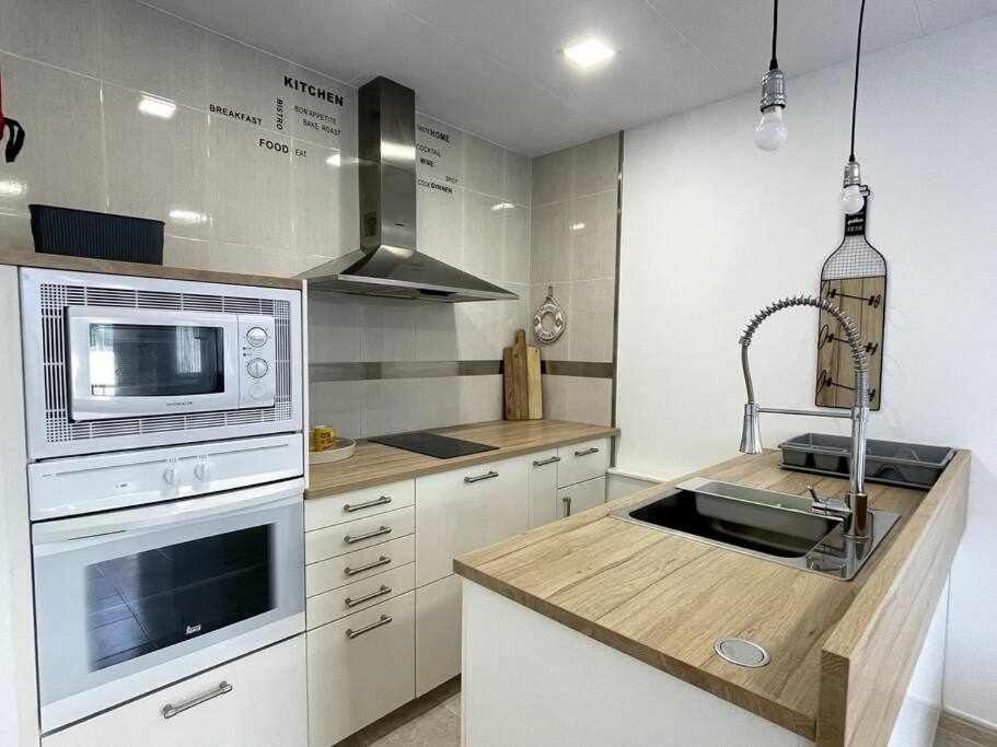 Apartamento Bajo Con Piscina Y Junto A La Playa - Macarelleta *