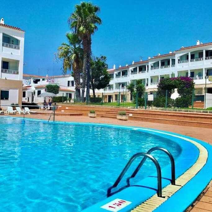 Apartamento Con Piscina Junto A La Playa - Turqueta. *
