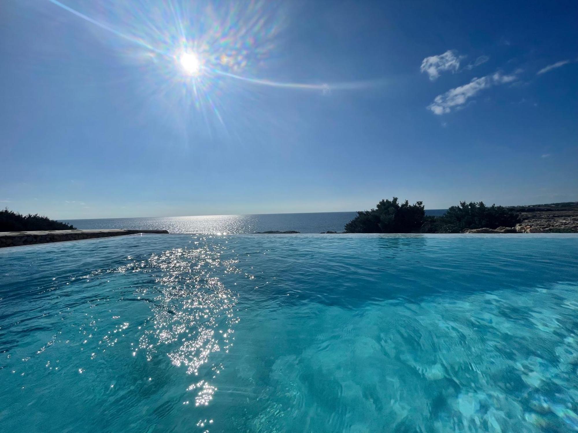 Binisamar Infinity Pool Over The Sea Binibeca