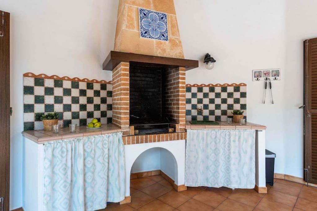4 Bedroom Villa, Pool, 500m To Beach, Cala En Blanes