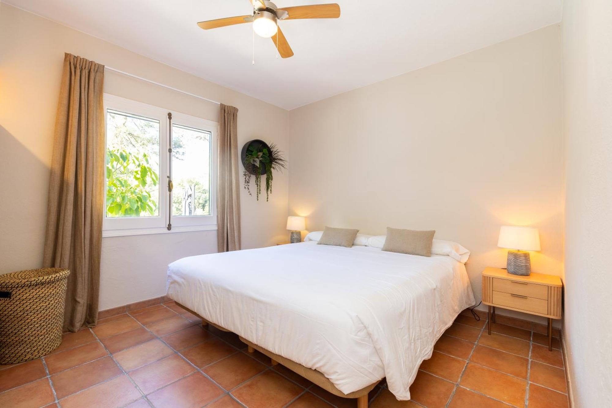 Caterina Authentic In Quiet, Wooded Area *