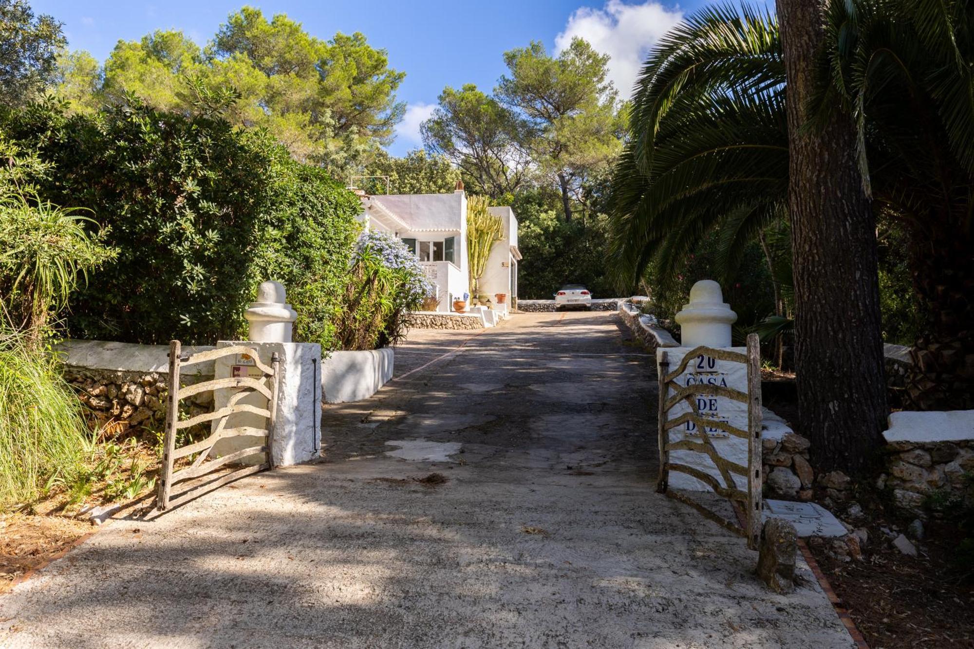 Caterina Authentic In Quiet, Wooded Area * Es Mercadal