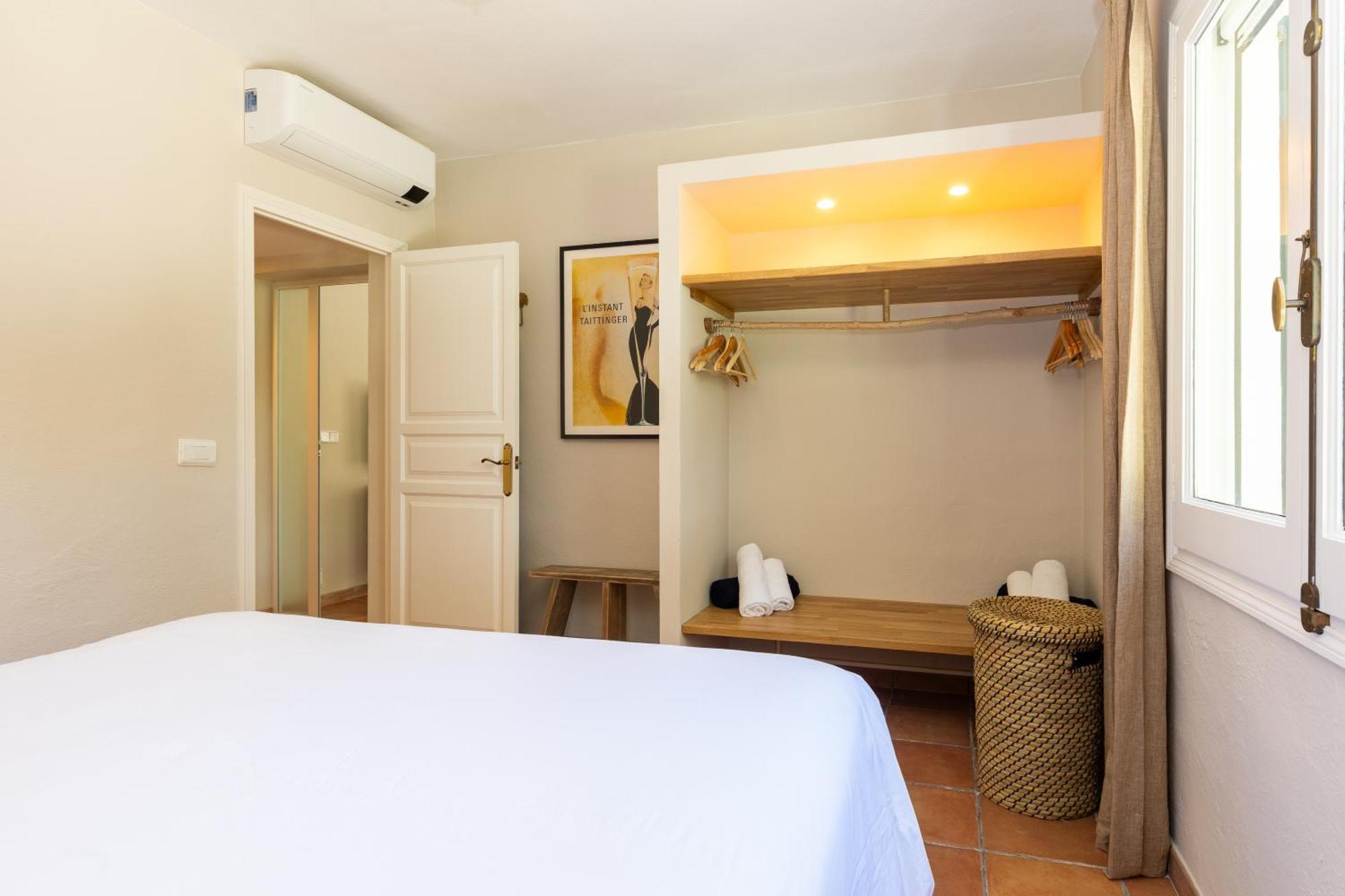 Caterina Authentic In Quiet, Wooded Area Villa