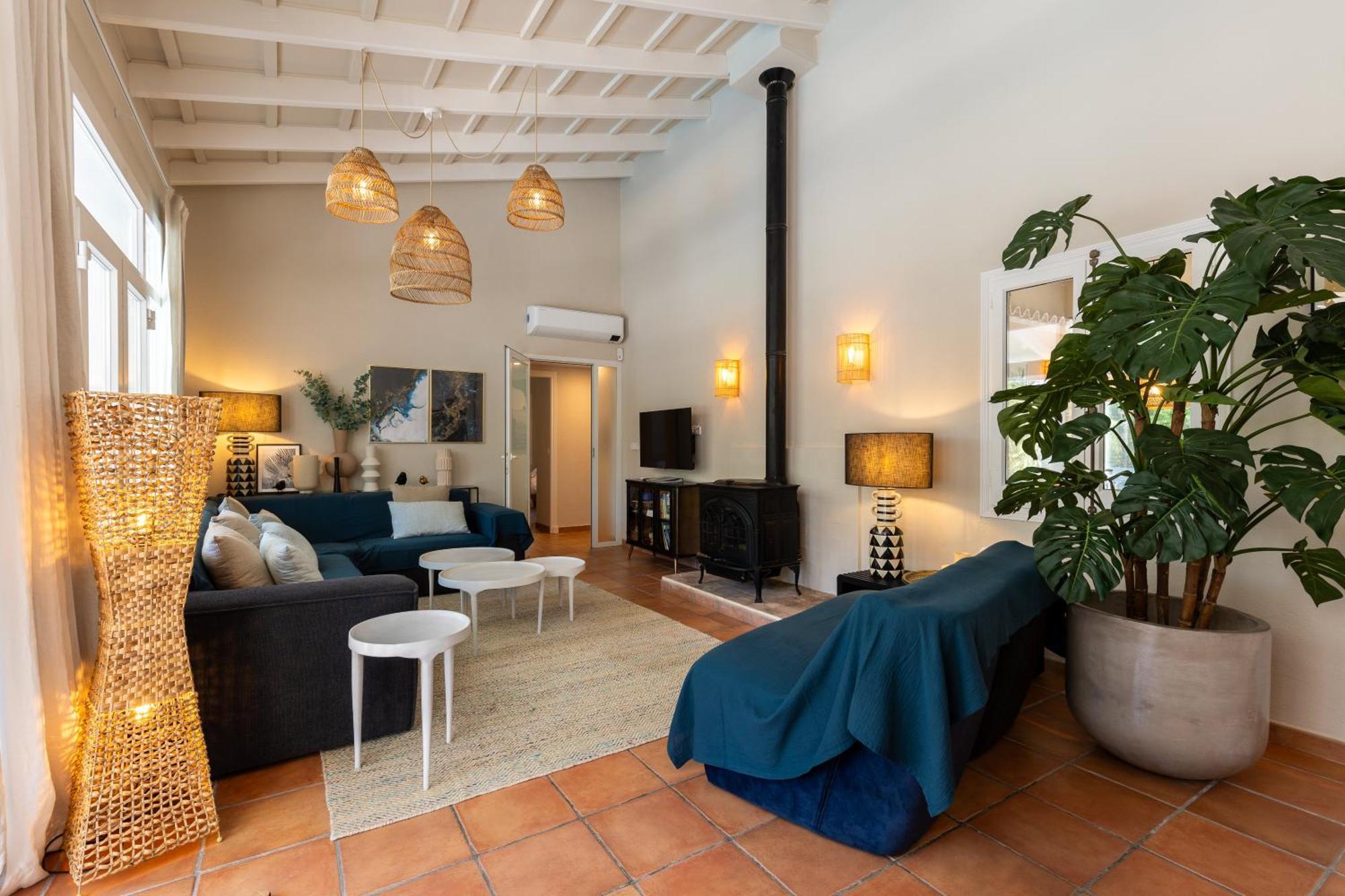 Caterina Authentic In Quiet, Wooded Area Villa Es Mercadal